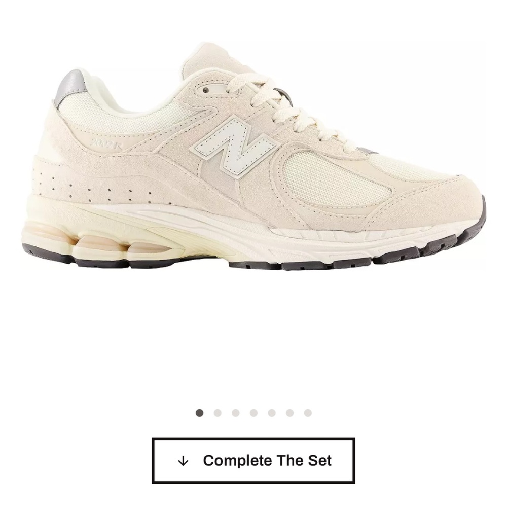 New Balance 2002R Sneakers